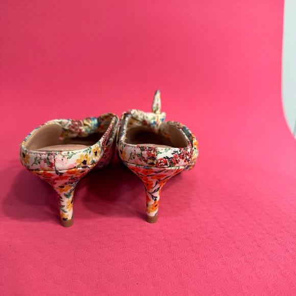 NANETTE LEPORE KITTEN HEELS - Picture 5 of 8